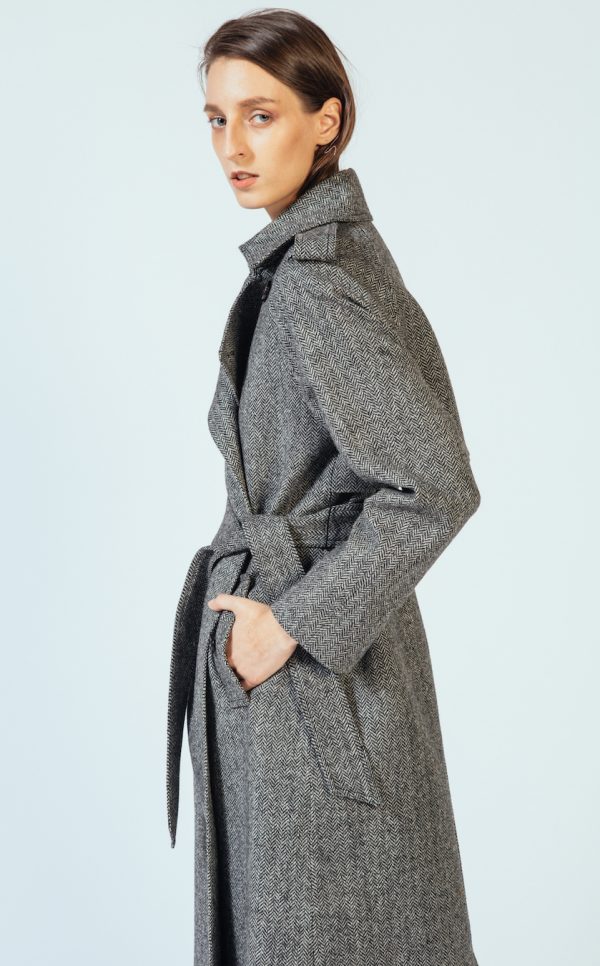 Herringbone trench coat with embellished brooch - I M M I